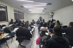 Imagem de sala de aula do Qualifica DF
